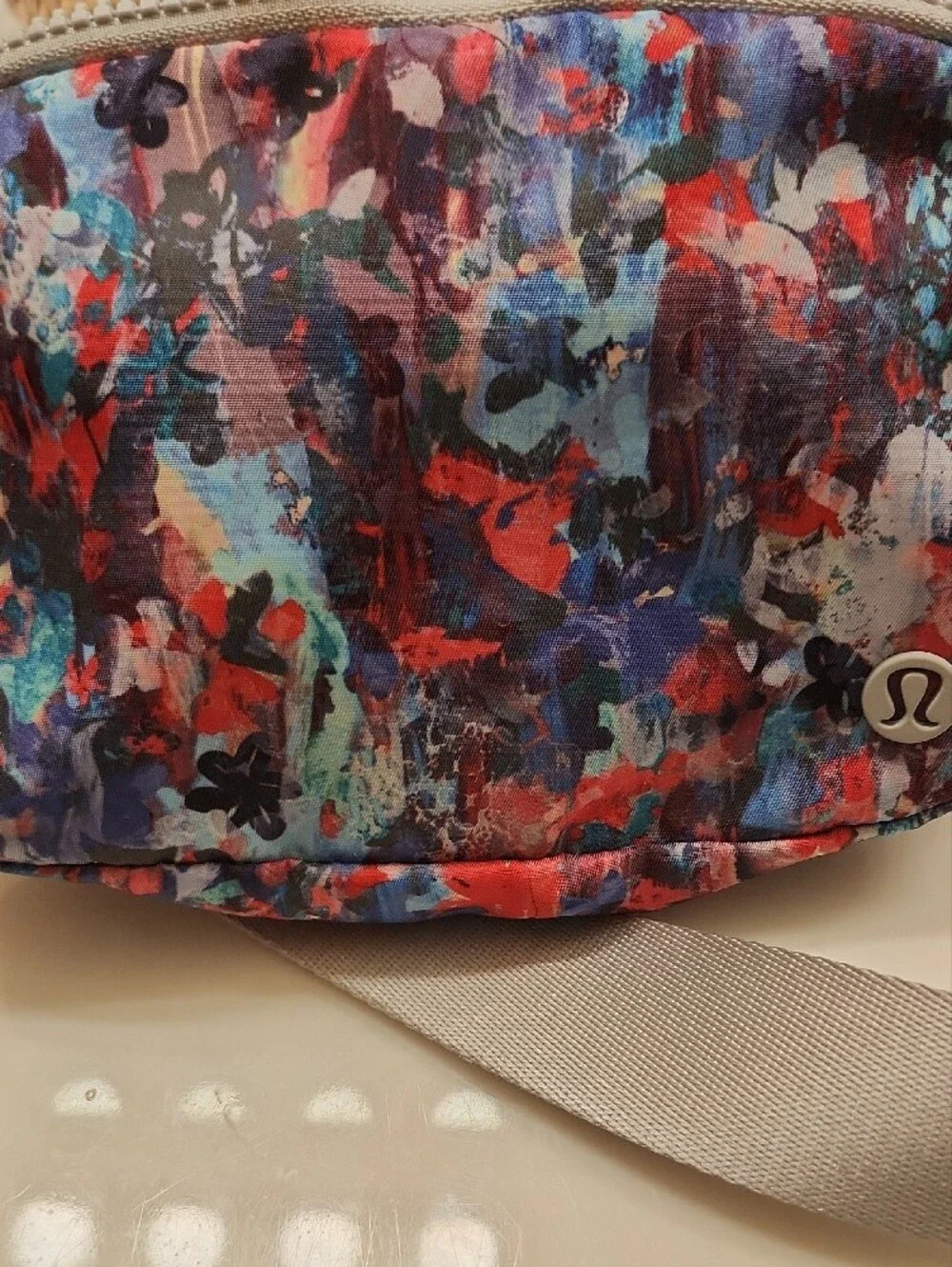 lululemon athletica Multicolor Floral Print Belt Bag - Colorful
